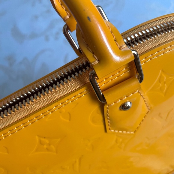 AUTHENTIC Louis Vuitton Jaune Passion Monogram Vernis Alma PM - Picture 12 of 16